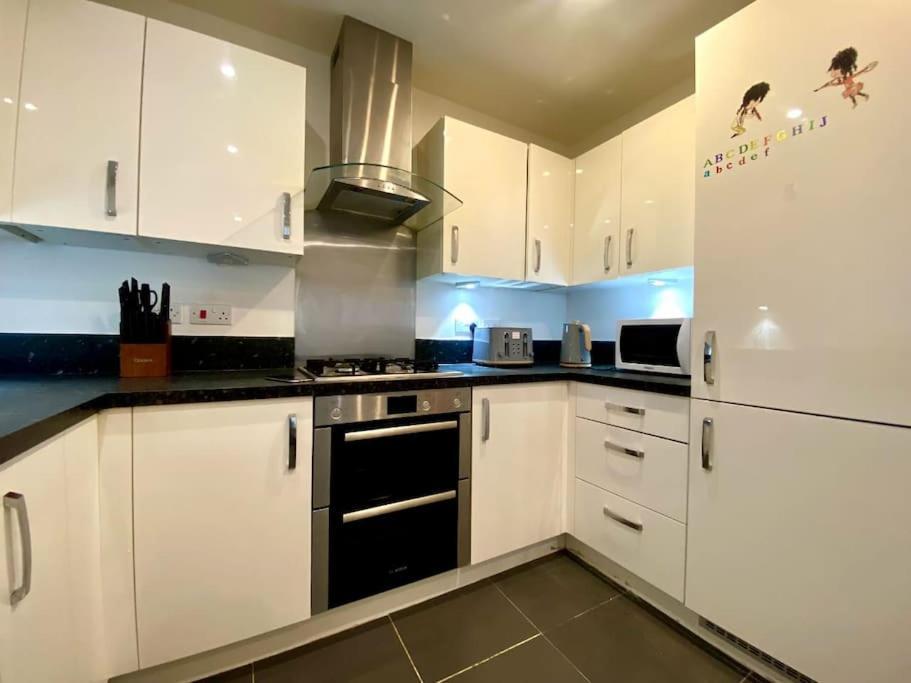Uniquejoe Properties - 3 Bedroom Manchester Luaran gambar